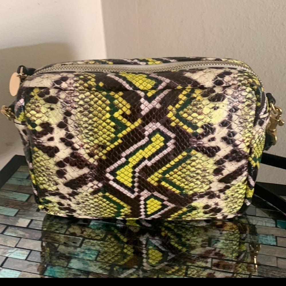 Midi Sac Leather Crossbody Bag CLARE V.